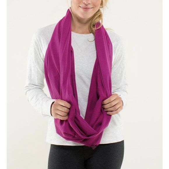 Lululemon Vinyasa Scarf Wrap Convertible Pink Stripe - Picture 1 of 6